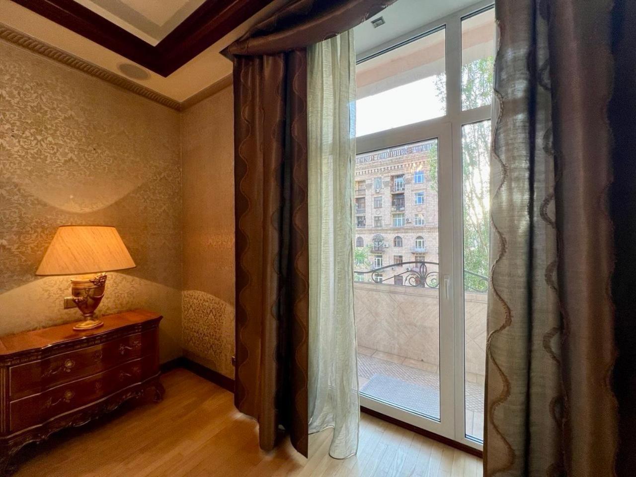Apartments Rentals Ukraine On Kreshchatik Kiev Extérieur photo