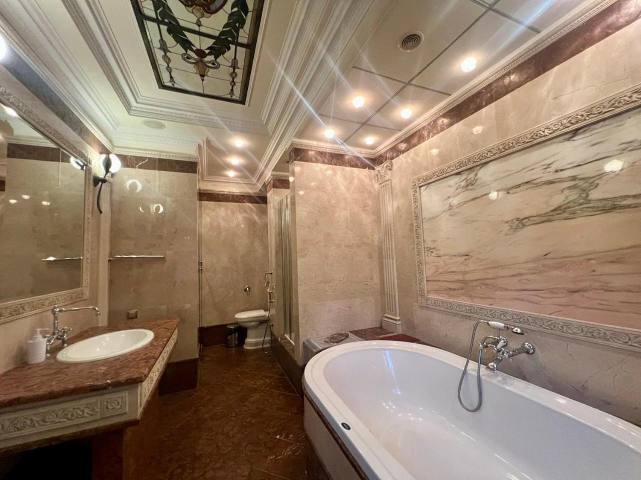 Apartments Rentals Ukraine On Kreshchatik Kiev Extérieur photo